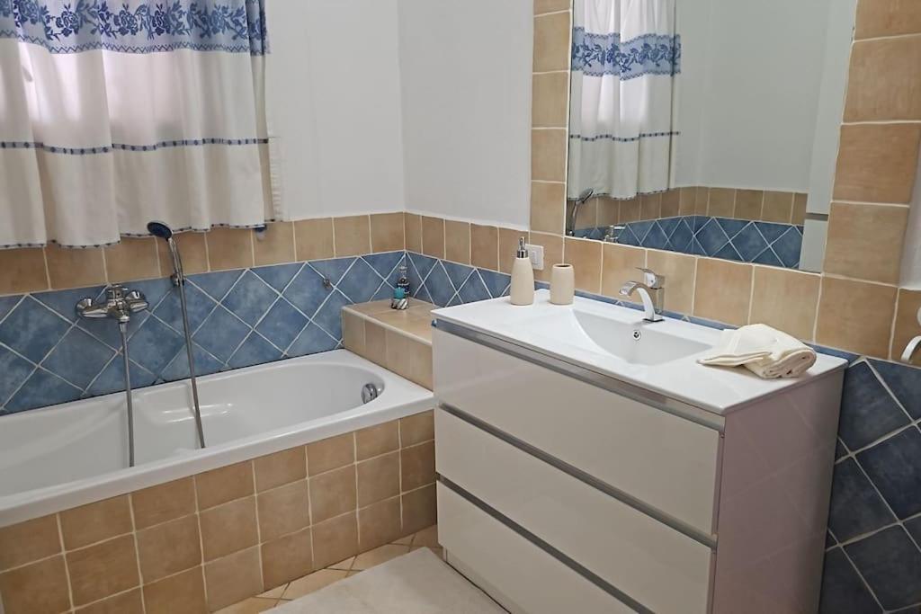 Appartement Attico Anais à Loiri Porto San Paolo Extérieur photo